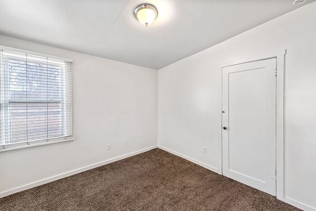 Building Photo - Charming Downtown 1-Bedroom in Historic Victorian Building