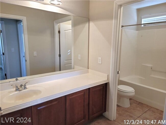 Building Photo - SILVERADO RANCH SINGLE STORY PATIO HOME IN...