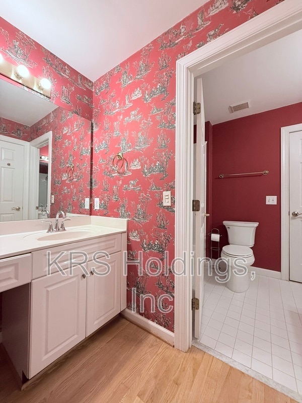 Building Photo - 213 Glen Abbey Dr