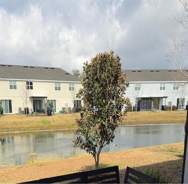 Building Photo - 10597 Salt Grove St