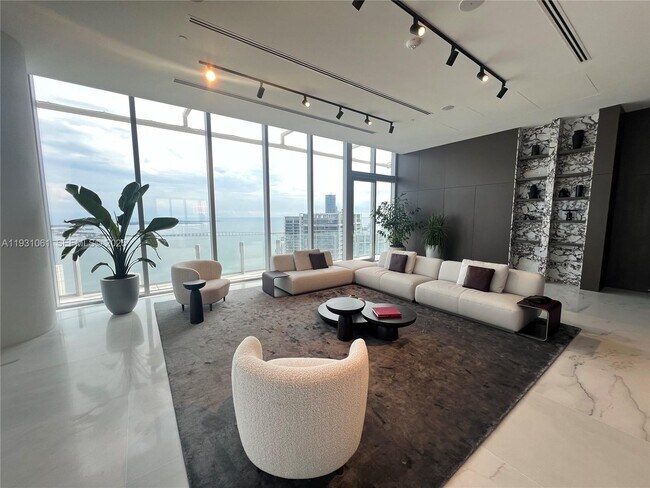 Building Photo - 300 Biscayne Blvd Way