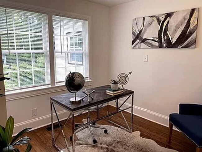 Building Photo - Charming 3BR House in East Point