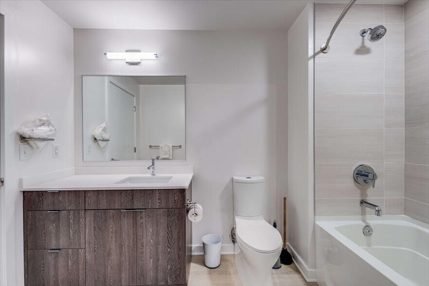 Building Photo - 1051 First St NE