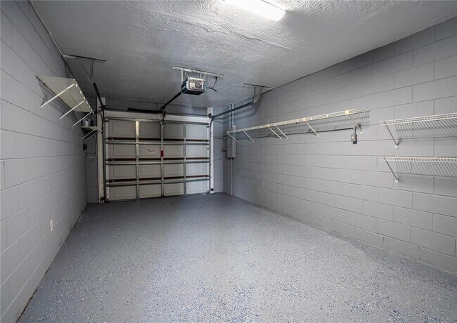 Building Photo - 8 Huntley Ct