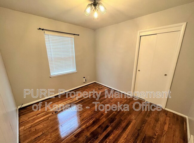 Building Photo - 1301 SW Belle Ave