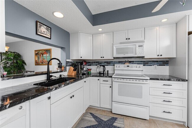 Building Photo - 511 Pine Hollow Cir