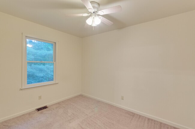 Building Photo - 1402 Minor Ridge Ct