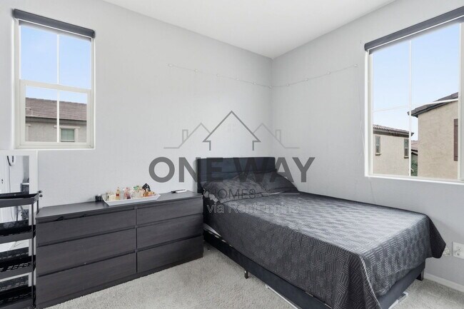 Building Photo - 1685 E Chelsea Ln