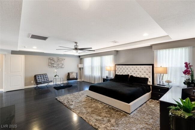 Building Photo - 338 Azar Swan Ave