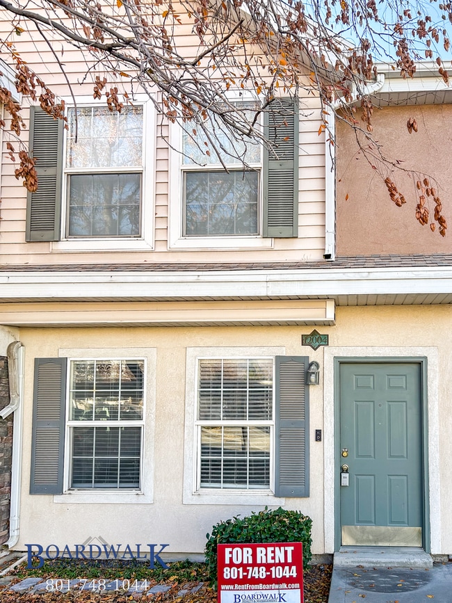 Building Photo - Stylish Draper Townhome with Private Patio