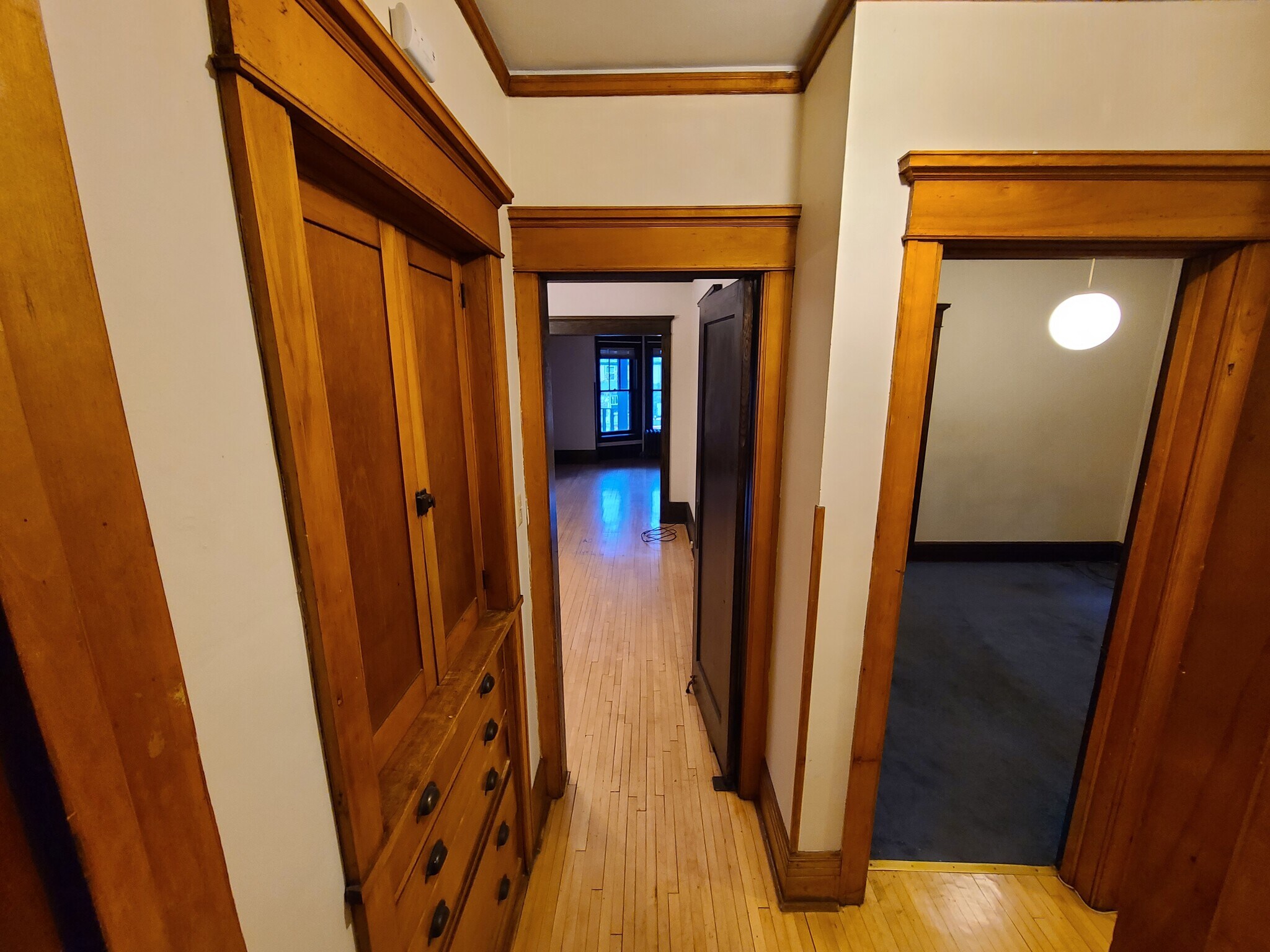Building Photo - 1111 E 4th St