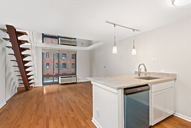 Building Photo - 1221 N Dearborn Pkwy