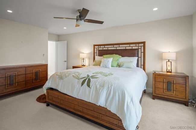 Building Photo - 8 Antigua Ct