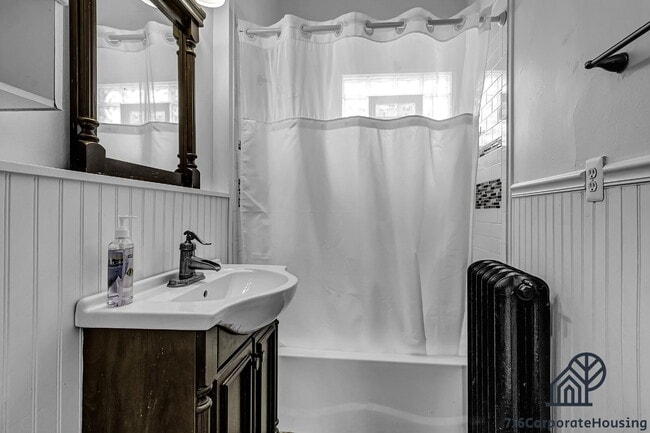 Building Photo - Furnished 2-Bedroom Second-Floor Apartment Near Elmwood Village