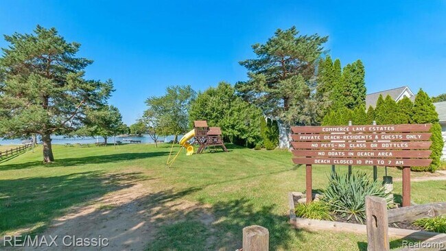 Building Photo - AVAILABLE - Waterfront Home!