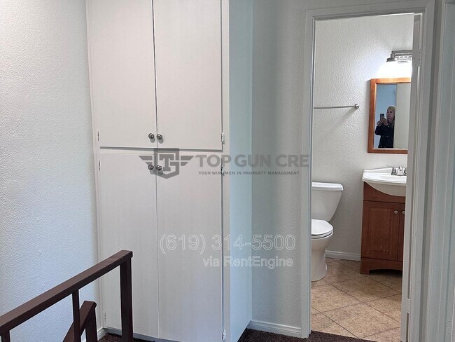 Building Photo - 1182 Holly Ave