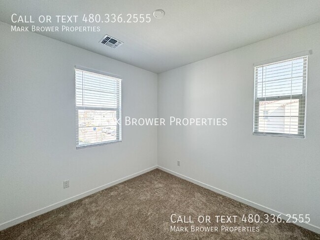 Building Photo - 9852 E Tamery Ave
