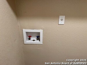 Building Photo - 6522 Ridge Willow Dr