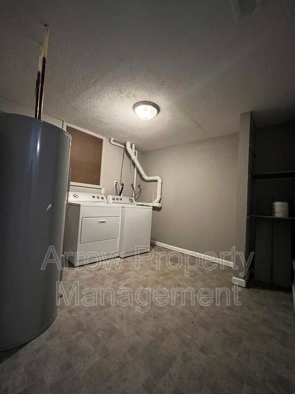 Building Photo - 1309 S 10th St