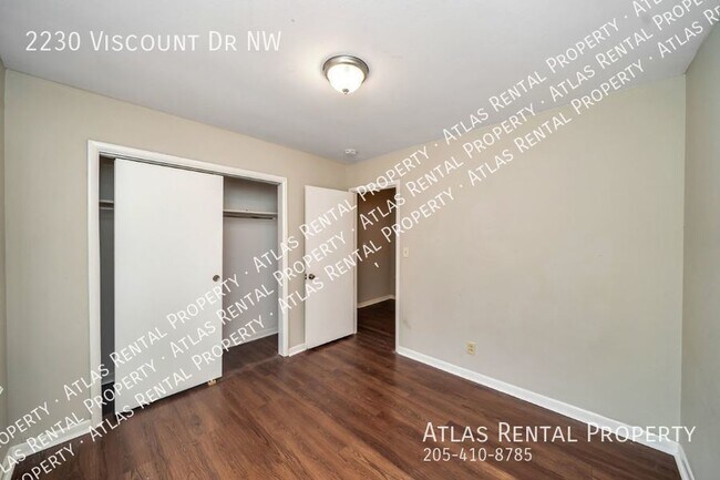 Building Photo - 2230 Viscount Dr NW