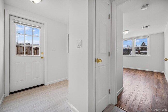 Building Photo - 917 Parkway Pl