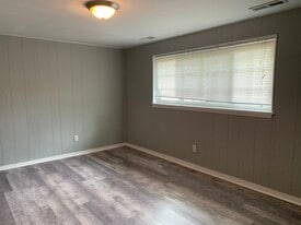 Building Photo - 5608 Sky Hill Dr