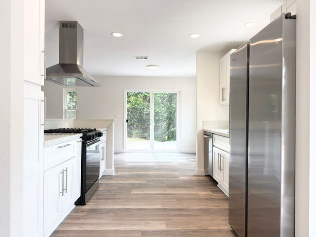 Building Photo - Charming Single Level in Carlsbad!