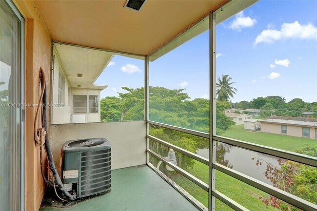 Building Photo - 4731 NW 10th Ct