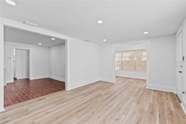 Building Photo - 1803 E Orange Ave