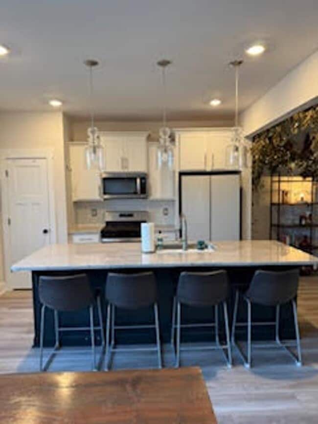 Building Photo - 3 Bed, 2.5 Bath Townhome Available in Greenville