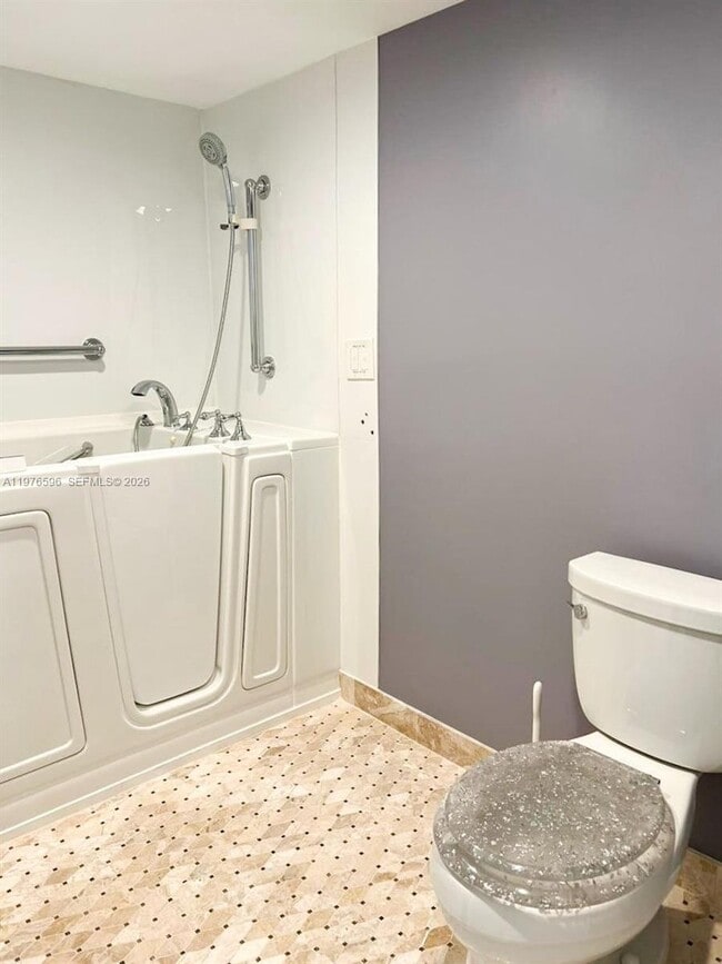 Building Photo - 290 174th St St