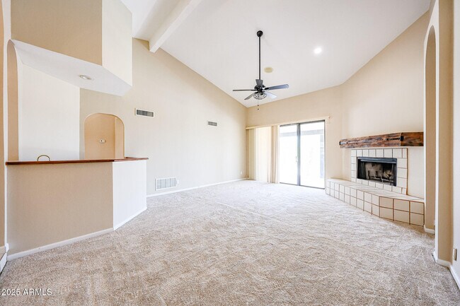 Building Photo - 15704 Cholla Dr