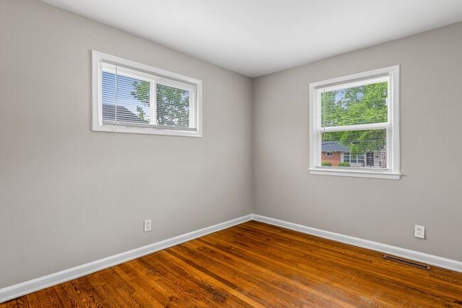 Building Photo - Home off Freeman Mill, Living Room Plus De...