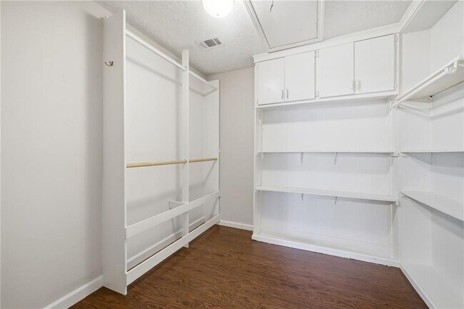 Building Photo - 3890 Steve Tate Hwy