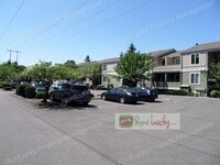 Building Photo - AMAZING PRICE! Wonderful 2-Bedroom Top Floor Condo in Renton - Great Location!