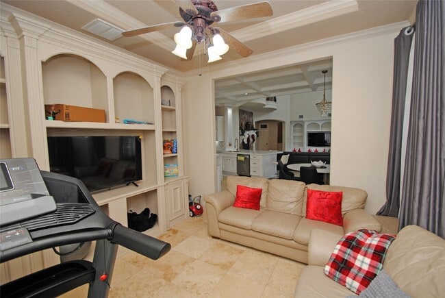 Building Photo - 15823 Medina Lake Ln