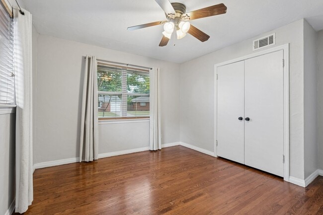 Building Photo - Charming 3-Bed Home with Spacious Backyard & Prime OKC Location