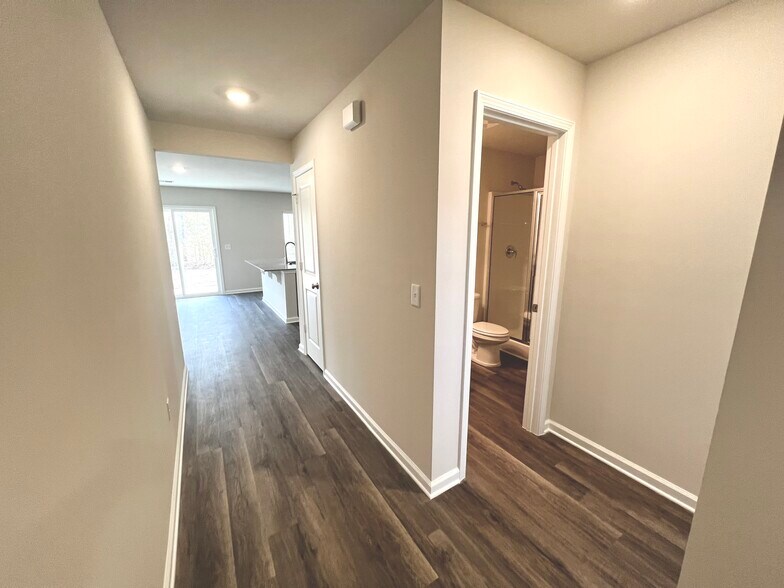 Building Photo - 60 Ruffian Ct