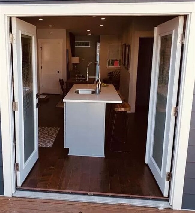 Building Photo - Lawrenceville 3 Bed, 2.5 Bath House with Parking for Lease July 1!