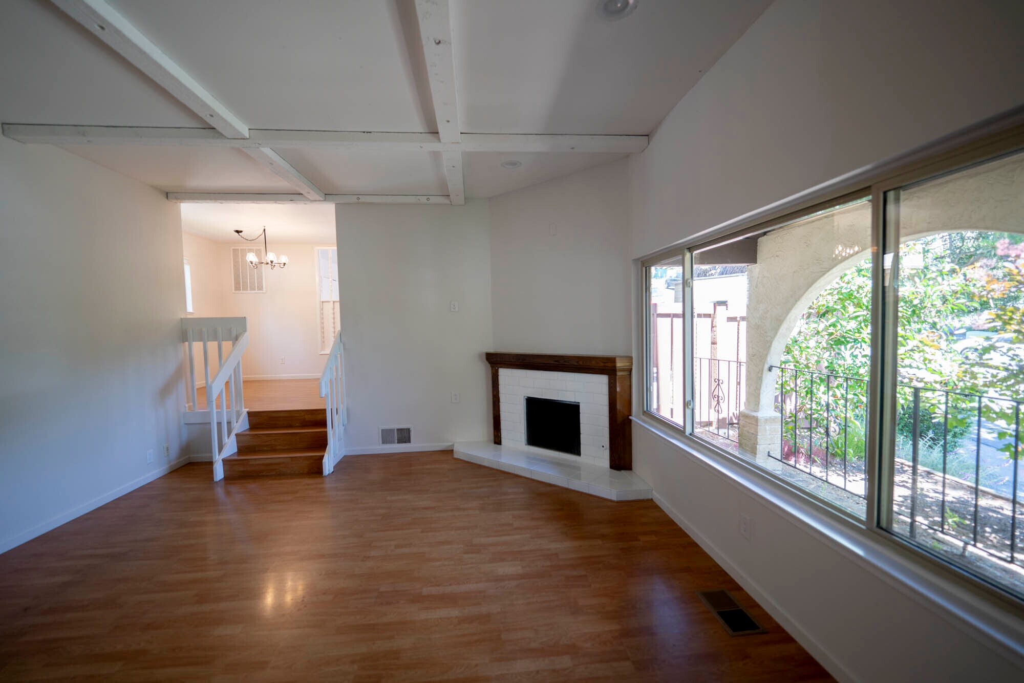 Building Photo - 2022 Ascot Dr