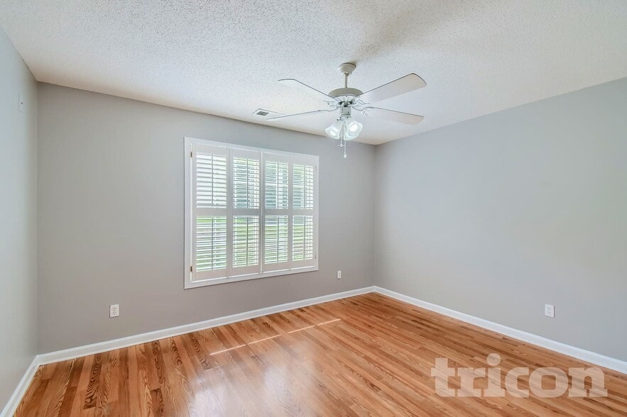 Building Photo - 2056 Staghorn Dr