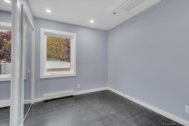 Building Photo - 21 Deepwood Dr