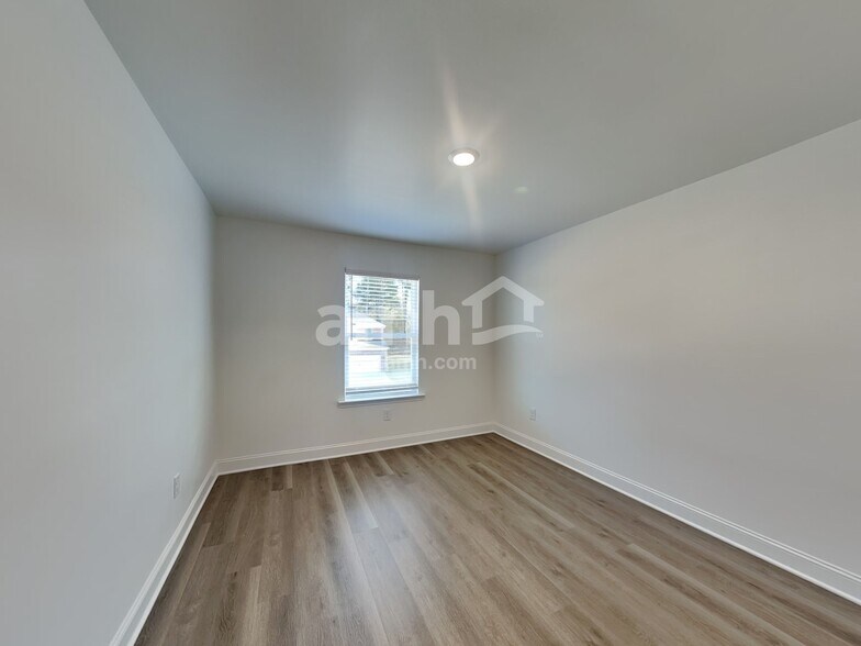 Building Photo - 1548 Aquamarine Dr