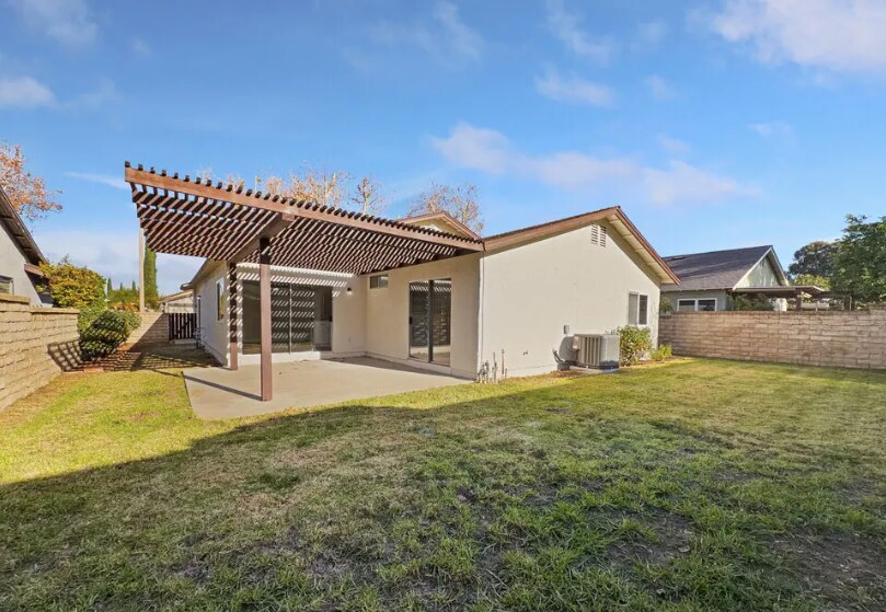 Building Photo - 25443 Vía Labrada