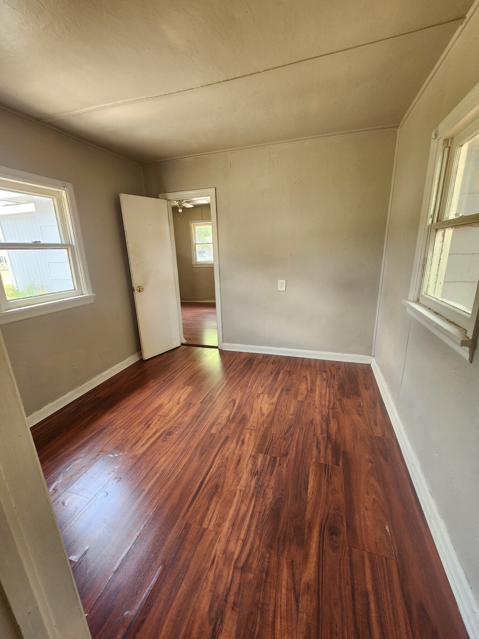 Bedroom bath - 1471 33rd St NW