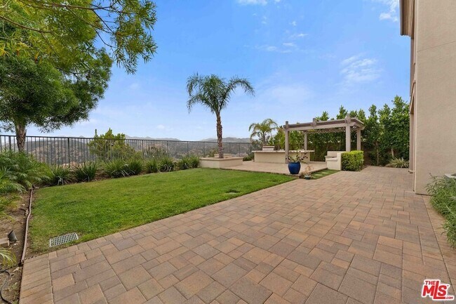 Building Photo - 11925 N Ricasoli Way