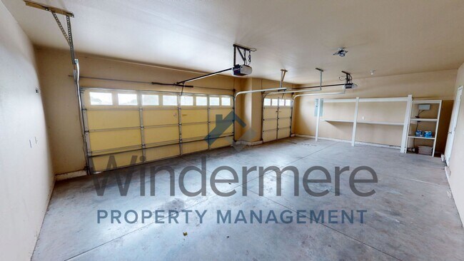Building Photo - 212 SW Doans Ave