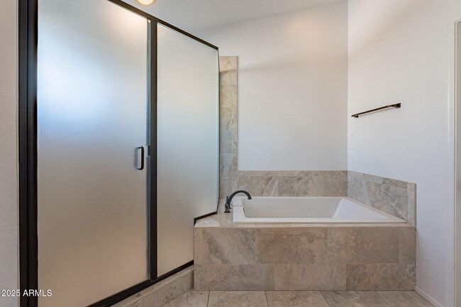 Building Photo - 7240 N Dreamy Draw Dr