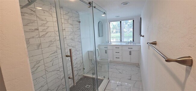 Building Photo - 5220 Landings Blvd