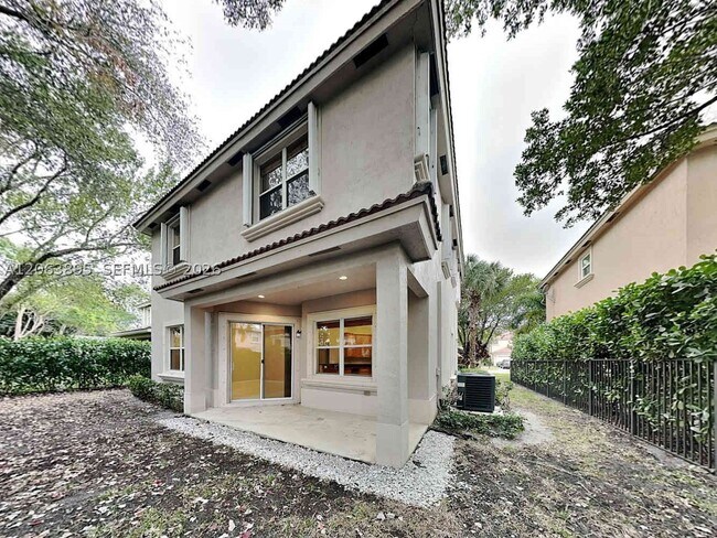Building Photo - 4944 Cypress Ln